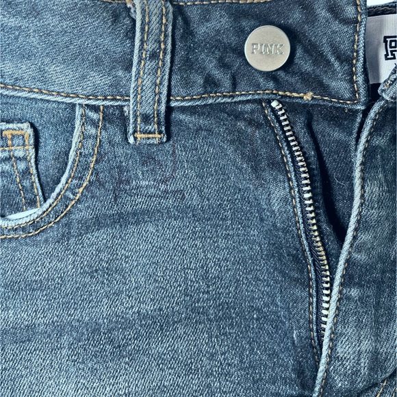 PINK DENIM HIGHWAISTED CUTOFF SHORTS SIZE 4. - Picture 4 of 5